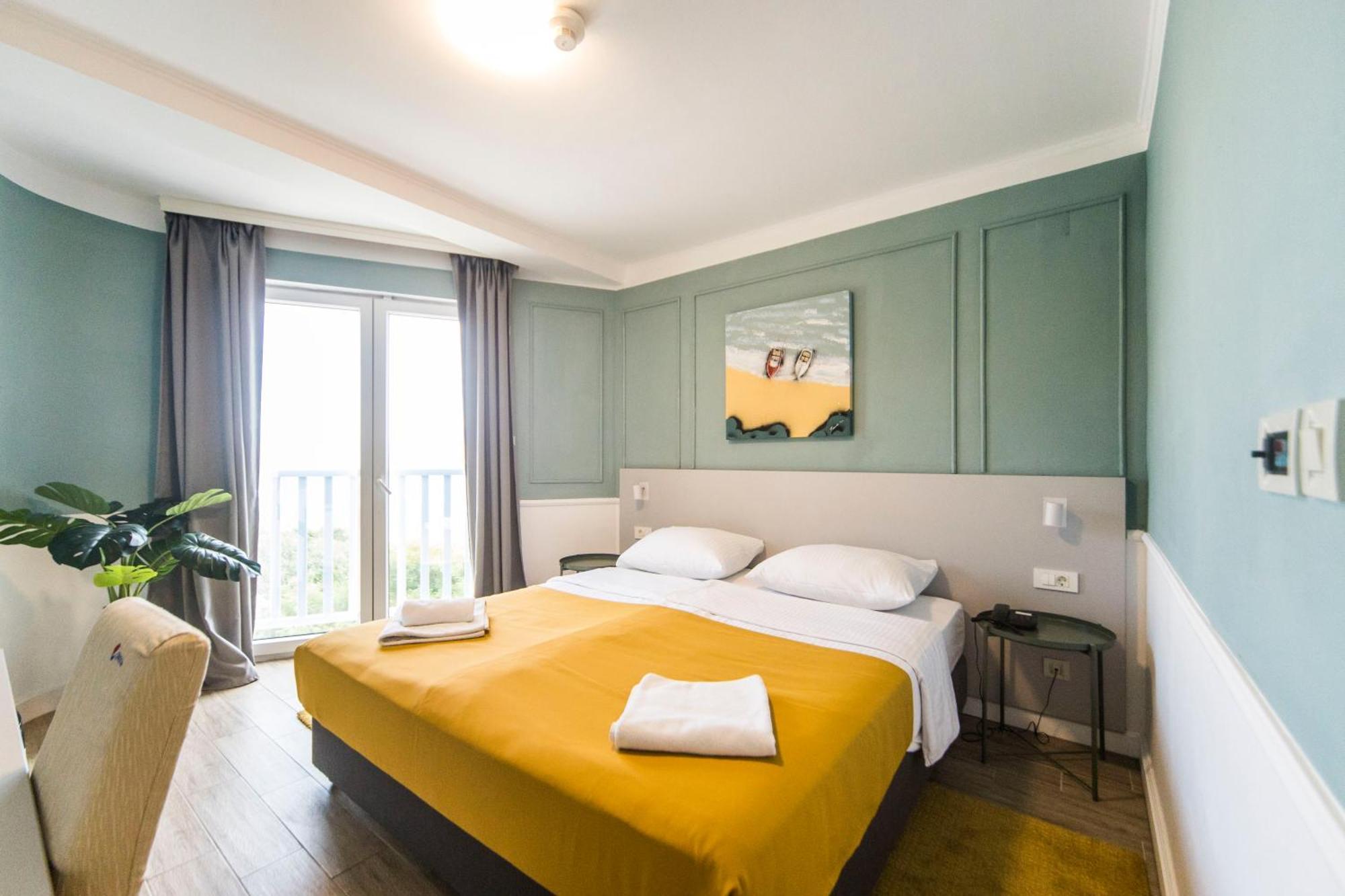 Hotel Plaza Pag Town Eksteriør billede